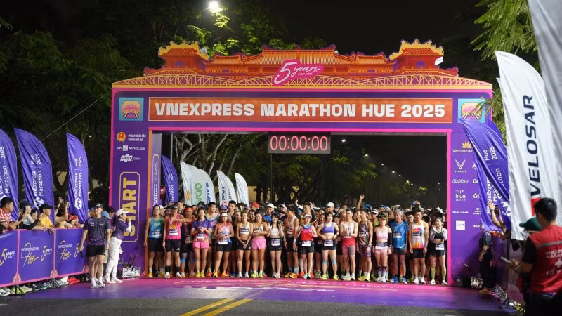 Sôi động Giải VnExpress Marathon Huế 2025 ảnh 9