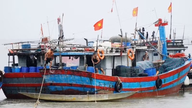 Đến nay các phương tiện tàu thuyền, lao động đã vào bờ tránh trú bão an toàn.
