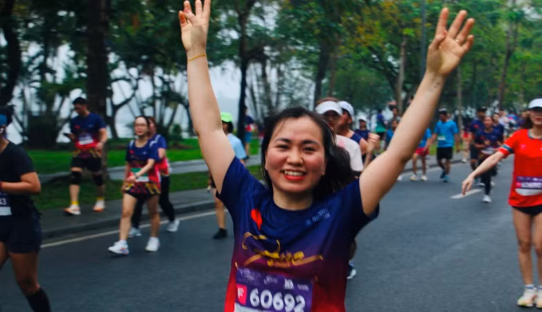 Sôi động Giải VnExpress Marathon Huế 2025 ảnh 11