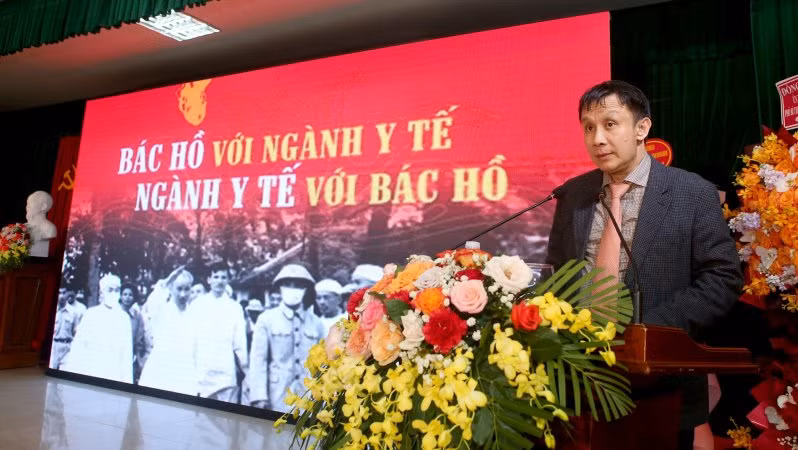 Thầy thuốc nhân dân, Giáo sư, Tiến sĩ Phạm Như Hiệp, Giám đốc Bệnh viện Trung ương Huế đã đọc thư Chủ tịch Hồ Chí Minh gửi cán bộ ngành y tế.