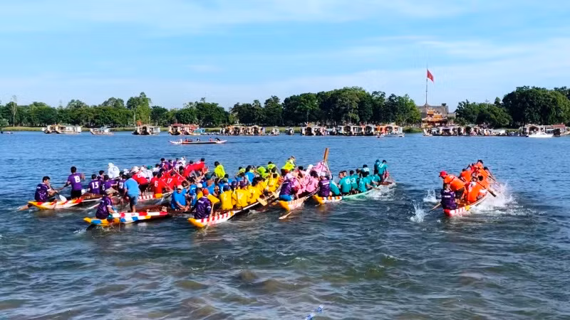 Giải thu hút hơn 300 vận động viên của của 9 đơn vị là các phường, xã thuộc 9 huyện, thị xã và thành phố tham gia.