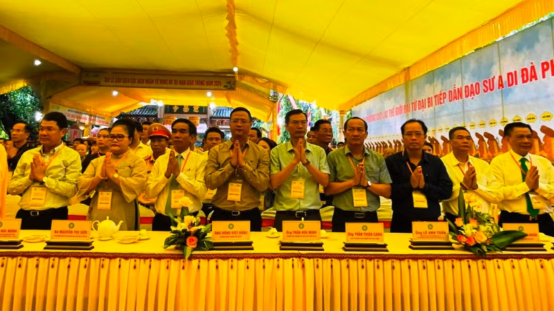 Đại lễ Cầu siêu với mục đích cầu nguyện cho linh hồn các nạn nhân không may bị tử vong do tai nạn giao thông.