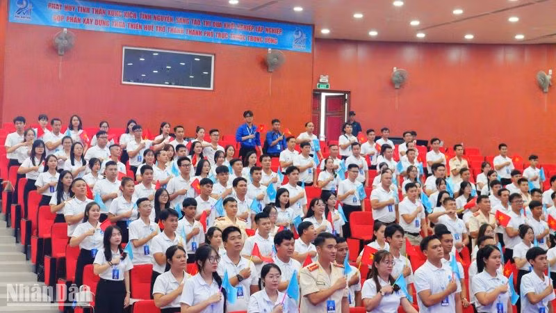 Đại hội có sự tham dự của 250 đại biểu chính thức, đại diện cho hơn 234.420 thanh niên toàn tỉnh Thừa Thiên Huế. Đại hội có sự tham dự của 250 đại biểu chính thức, đại diện cho hơn 234.420 thanh niên toàn tỉnh Thừa Thiên Huế.