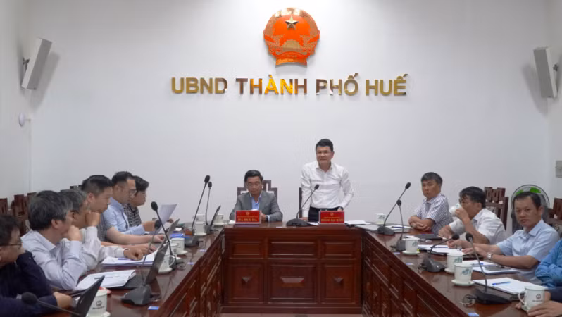 Phó Chủ tịch Ủy ban nhân dân thành phố Hoàng Hải Minh phát biểu tại buổi làm việc. Phó Chủ tịch Ủy ban nhân dân thành phố Hoàng Hải Minh phát biểu tại buổi làm việc.
