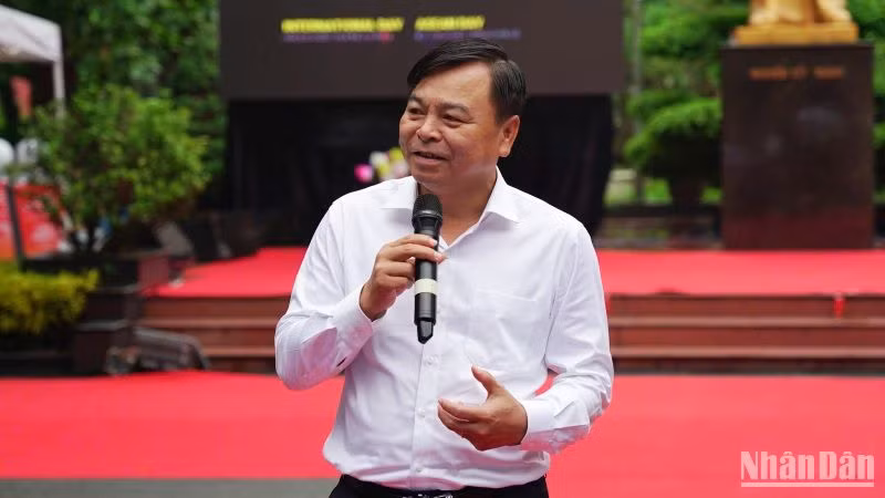 Thứ trưởng Nông nghiệp và Phát triển nông thôn Nguyễn Hoàng Hiệp phát biểu tại buổi lễ. Thứ trưởng Nông nghiệp và Phát triển nông thôn Nguyễn Hoàng Hiệp phát biểu tại buổi lễ.