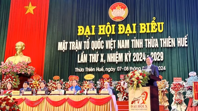 Đồng chí Bí thư Tỉnh ủy Lê Trường Lưu phát biểu chỉ đạo tại Đại hội.