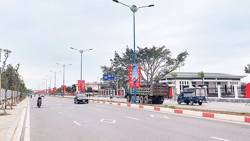 Từ tuyến đường nhỏ, hẹp rộng 5-6m, năm 2024 đường Vũ Công Ðán (thành phố Hải Dương) được nâng cấp thành tuyến đường đôi rộng rãi khang trang. 