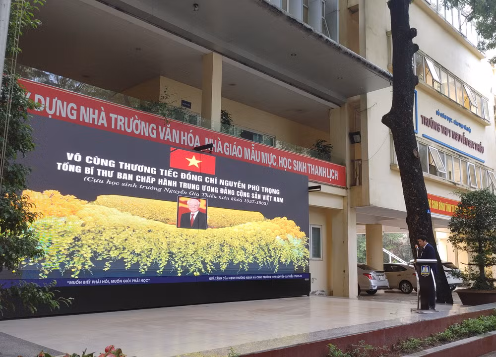 Toàn cảnh Lễ viếng Tổng Bí thư Nguyễn Phú Trọng: Trang nghiêm và xúc động ảnh 42 Toàn cảnh Lễ viếng Tổng Bí thư Nguyễn Phú Trọng: Trang nghiêm và xúc động ảnh 42