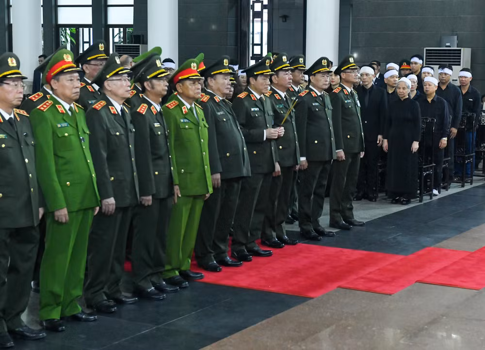 Toàn cảnh Lễ viếng Tổng Bí thư Nguyễn Phú Trọng: Trang nghiêm và xúc động ảnh 109 Toàn cảnh Lễ viếng Tổng Bí thư Nguyễn Phú Trọng: Trang nghiêm và xúc động ảnh 109