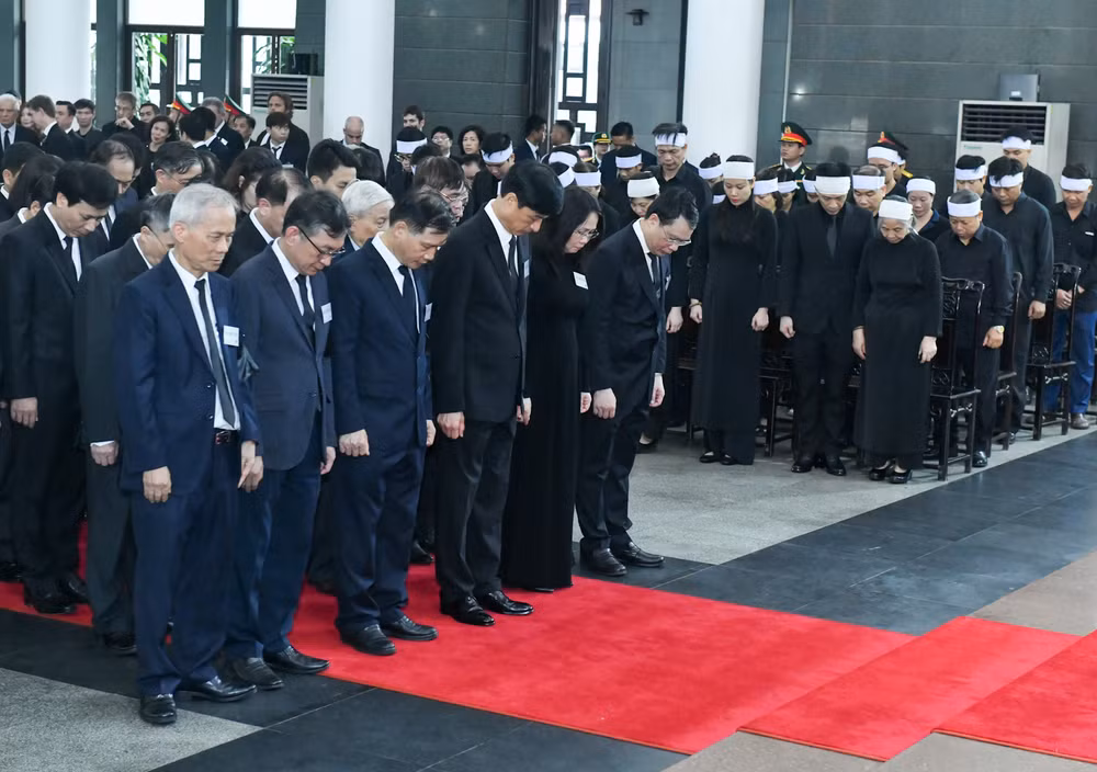 Toàn cảnh Lễ viếng Tổng Bí thư Nguyễn Phú Trọng: Trang nghiêm và xúc động ảnh 127 Toàn cảnh Lễ viếng Tổng Bí thư Nguyễn Phú Trọng: Trang nghiêm và xúc động ảnh 127