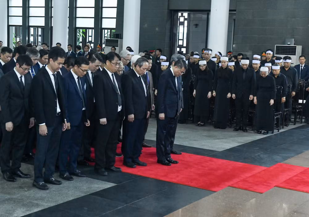 Toàn cảnh Lễ viếng Tổng Bí thư Nguyễn Phú Trọng: Trang nghiêm và xúc động ảnh 135 Toàn cảnh Lễ viếng Tổng Bí thư Nguyễn Phú Trọng: Trang nghiêm và xúc động ảnh 135