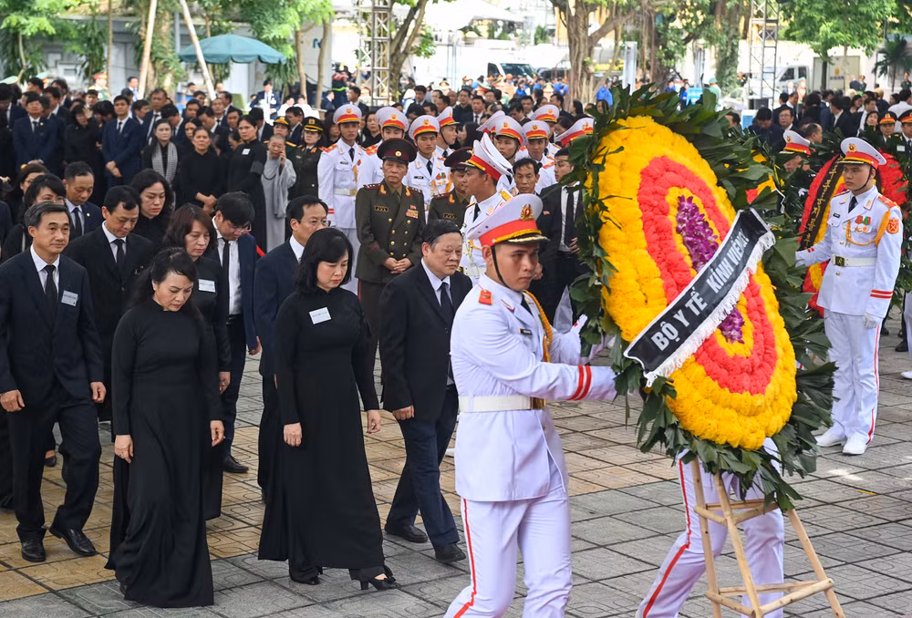Toàn cảnh Lễ viếng Tổng Bí thư Nguyễn Phú Trọng: Trang nghiêm và xúc động ảnh 197 Toàn cảnh Lễ viếng Tổng Bí thư Nguyễn Phú Trọng: Trang nghiêm và xúc động ảnh 197