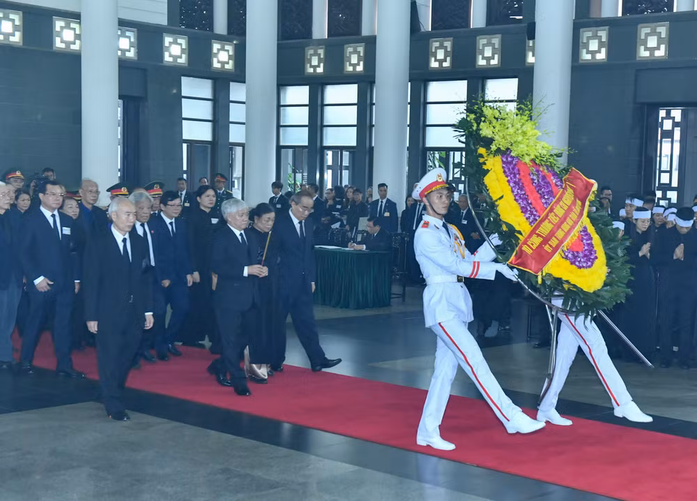 Toàn cảnh Lễ viếng Tổng Bí thư Nguyễn Phú Trọng: Trang nghiêm và xúc động ảnh 63 Toàn cảnh Lễ viếng Tổng Bí thư Nguyễn Phú Trọng: Trang nghiêm và xúc động ảnh 63