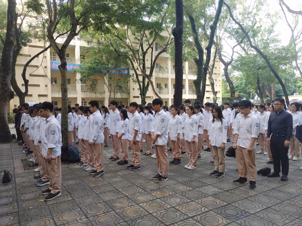 Toàn cảnh Lễ viếng Tổng Bí thư Nguyễn Phú Trọng: Trang nghiêm và xúc động ảnh 41 Toàn cảnh Lễ viếng Tổng Bí thư Nguyễn Phú Trọng: Trang nghiêm và xúc động ảnh 41
