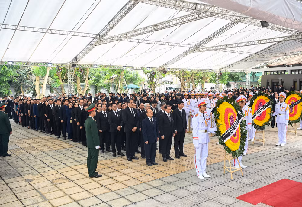 Toàn cảnh Lễ viếng Tổng Bí thư Nguyễn Phú Trọng: Trang nghiêm và xúc động ảnh 208 Toàn cảnh Lễ viếng Tổng Bí thư Nguyễn Phú Trọng: Trang nghiêm và xúc động ảnh 208