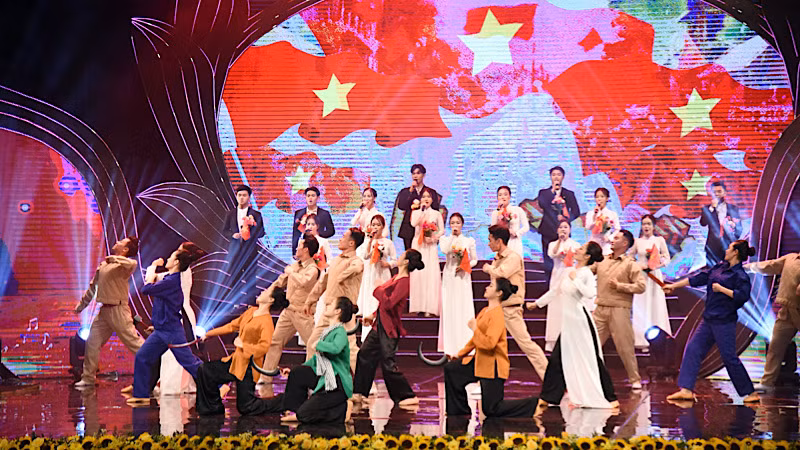 Một tiết mục văn nghệ tại chương trình nghệ thuật đặc biệt "Nắng Ba Đình". (Ảnh: Duy Linh)