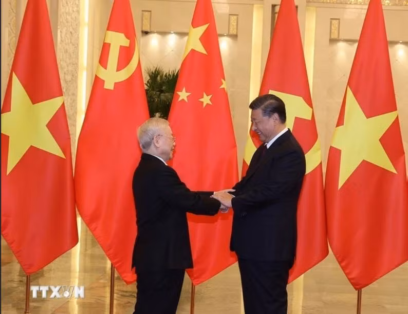 Tổng Bí thư Nguyễn Phú Trọng cũng ghi nhiều dấu ấn trong các hoạt động đối ngoại lớn của đất nước. Trong ảnh: Tổng Bí thư, Chủ tịch nước Trung Quốc Tập Cận Bình đón Tổng Bí thư Nguyễn Phú Trọng chiều 31/10/2022, tại Đại Lễ đường Nhân dân ở Thủ đô Bắc Kinh. Tổng Bí thư Nguyễn Phú Trọng cũng ghi nhiều dấu ấn trong các hoạt động đối ngoại lớn của đất nước. Trong ảnh: Tổng Bí thư, Chủ tịch nước Trung Quốc Tập Cận Bình đón Tổng Bí thư Nguyễn Phú Trọng chiều 31/10/2022, tại Đại Lễ đường Nhân dân ở Thủ đô Bắc Kinh.