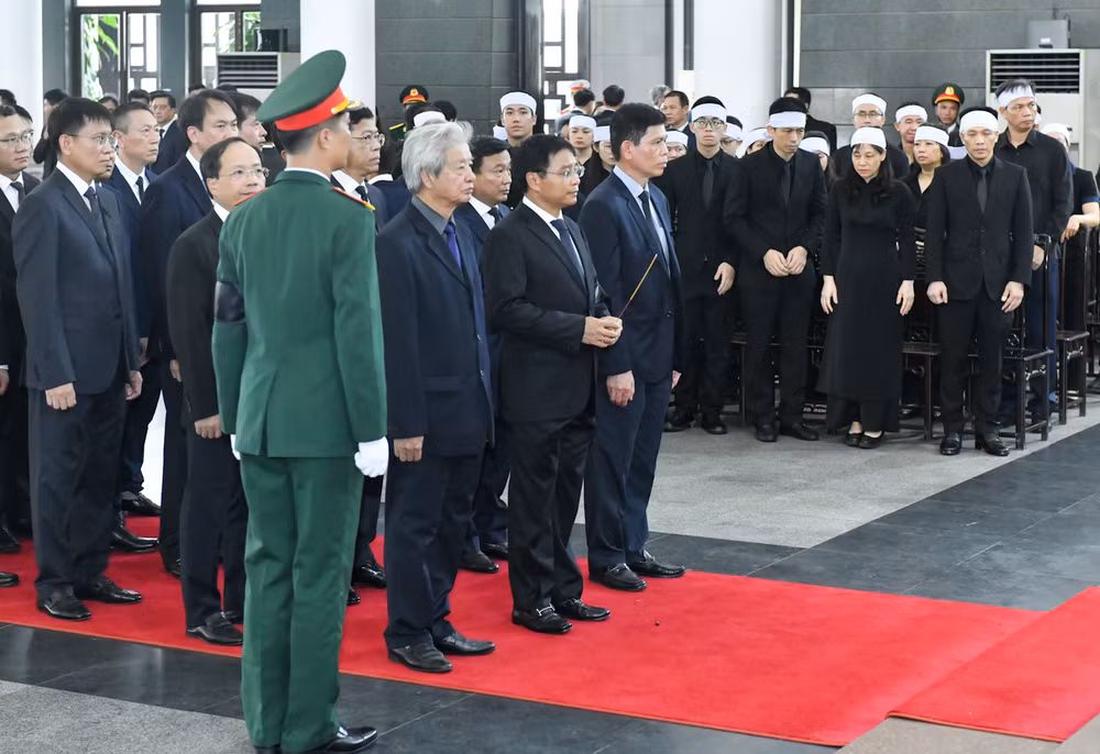 Toàn cảnh Lễ viếng Tổng Bí thư Nguyễn Phú Trọng: Trang nghiêm và xúc động ảnh 215 Toàn cảnh Lễ viếng Tổng Bí thư Nguyễn Phú Trọng: Trang nghiêm và xúc động ảnh 215