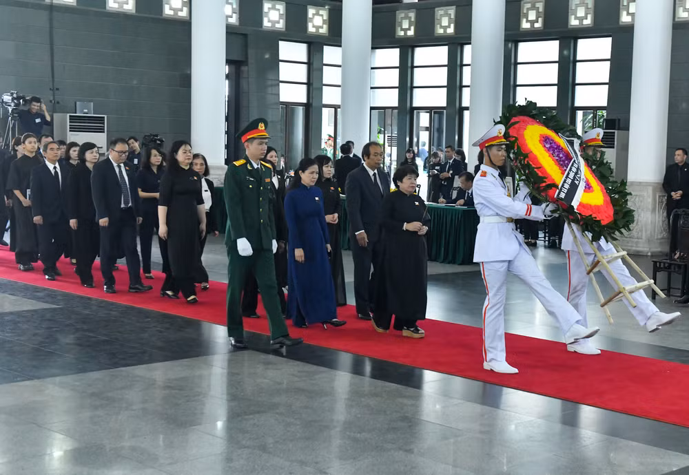 Toàn cảnh Lễ viếng Tổng Bí thư Nguyễn Phú Trọng: Trang nghiêm và xúc động ảnh 155 Toàn cảnh Lễ viếng Tổng Bí thư Nguyễn Phú Trọng: Trang nghiêm và xúc động ảnh 155