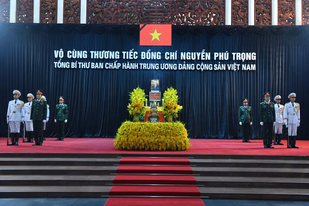 Toàn cảnh Lễ viếng Tổng Bí thư Nguyễn Phú Trọng: Trang nghiêm và xúc động ảnh 9 Toàn cảnh Lễ viếng Tổng Bí thư Nguyễn Phú Trọng: Trang nghiêm và xúc động ảnh 9