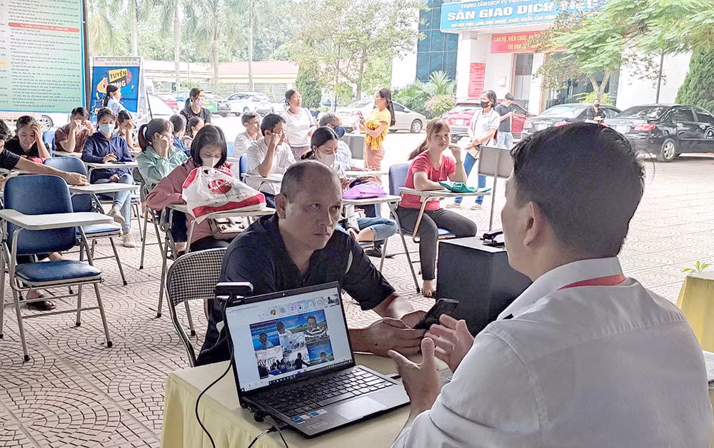 Sàn giao dịch việc làm tỉnh Phú Thọ đã kết nối đưa hàng trăm lao động là người dân tộc thiểu số đi làm việc tại nước ngoài.