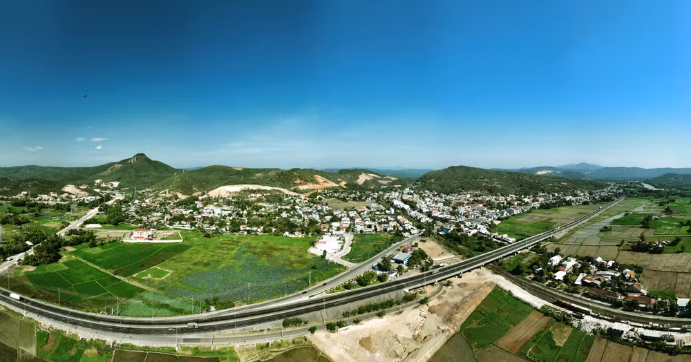 Thị trấn Chí Thạnh, trung tâm hành chính huyện Tuy An-Phú Yên. (Ảnh DƯƠNG THANH XUÂN) 