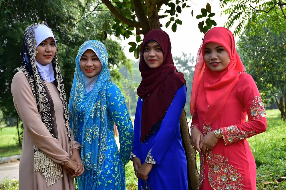 Trang phục nữ giới Chăm Islam Trang phục nữ giới Chăm Islam