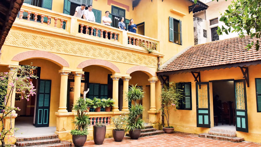  Nhà lưu niệm Bác Hồ tại làng lụa Vạn Phúc.