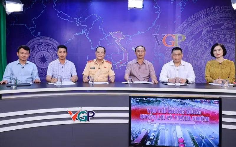Chính phủ đã giao Bộ Giao thông vận tải nghiên cứu đưa công nghệ vào để áp dụng thay thế hình thức một dừng. (Ảnh: VGP)