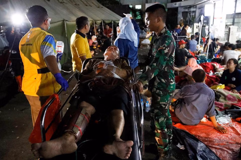 Gần 400 người đã bị thương sau khi xảy ra động đất. (Ảnh: Reuters)