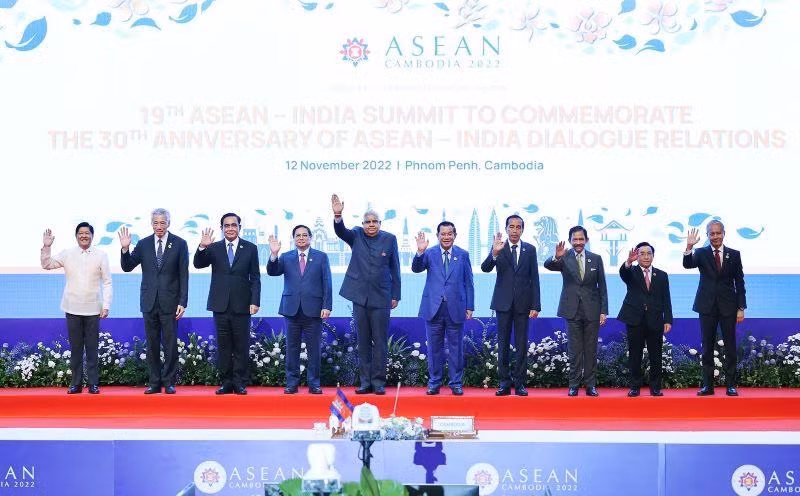Các nhà Lãnh đạo chụp ảnh chung tại Hội nghị Cấp cao ASEAN-Ấn Độ.