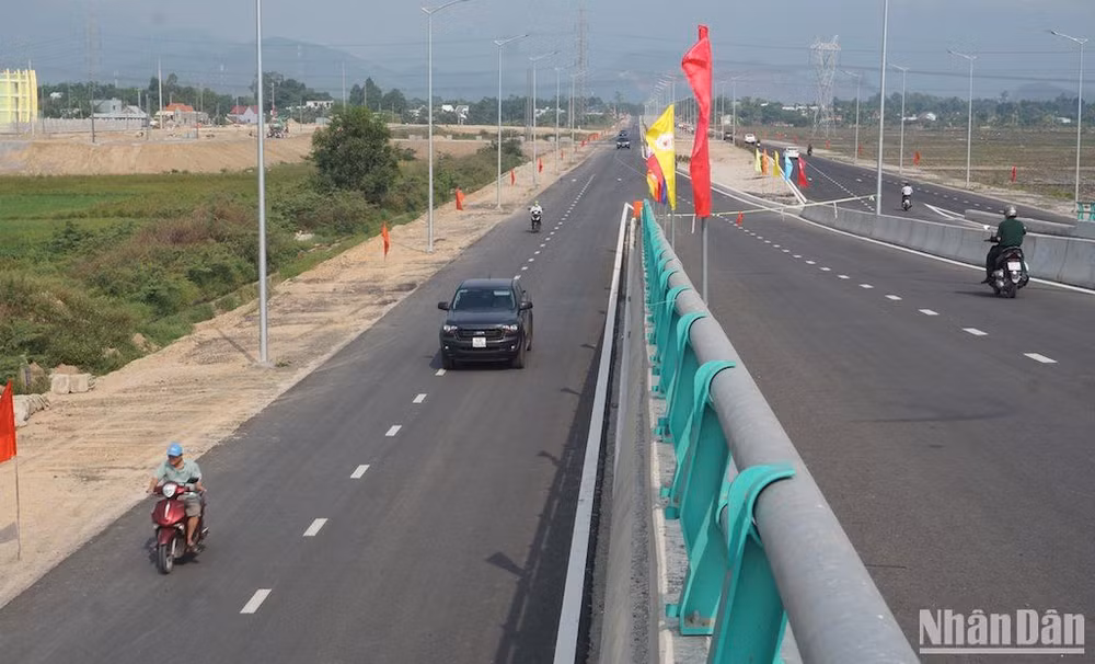 Tuyến đường vành đai phía tây khớp nối với hệ thống đường giao thông nội thị Đà Nẵng và đường giao thông khu vực các tỉnh miền trung, Tây Nguyên.