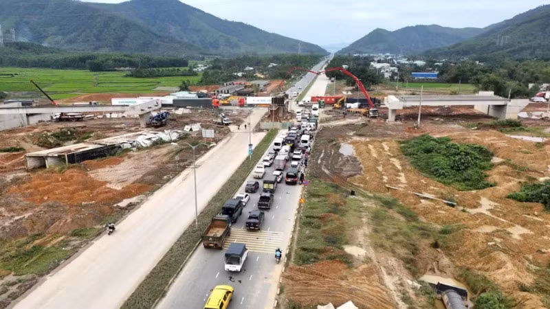 Nút giao Túy Loan nối giữa cao tốc Đà Nẵng-Quảng Ngãi và cao tốc Túy Loan-Hòa Liên và cắt qua quốc lộ 14B. (Ảnh: KH) Nút giao Túy Loan nối giữa cao tốc Đà Nẵng-Quảng Ngãi và cao tốc Túy Loan-Hòa Liên và cắt qua quốc lộ 14B. (Ảnh: KH)