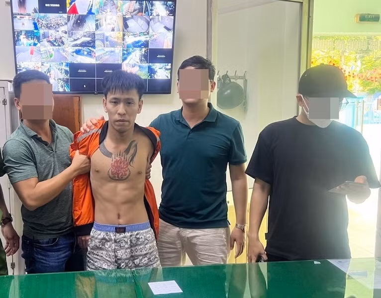 Đối tượng Lê Đình Hải bị bắt giữ. (Ảnh: Công an cung cấp)