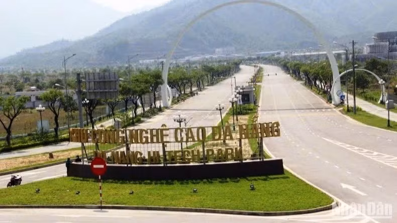 Đà Nẵng đang đầu tư để mở rộng quỹ đất Khu công nghiệp phục vụ thu hút đầu tư. (Ảnh: ANH ĐÀO)