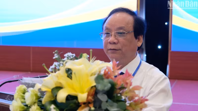 PGS.TS. Nguyễn Ngọc Vũ - Giám đốc Đại học Đà Nẵng phát biểu tại hội thảo. (Ảnh: ANH ĐÀO) PGS.TS. Nguyễn Ngọc Vũ - Giám đốc Đại học Đà Nẵng phát biểu tại hội thảo. (Ảnh: ANH ĐÀO)
