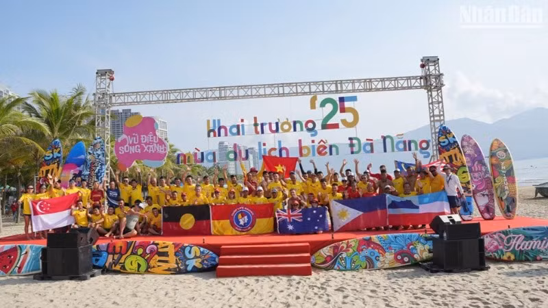 Đà Nẵng khai trương mùa du lịch biển Đà Nẵng 2025 sáng 29/4. (Ảnh: ANH ĐÀO)