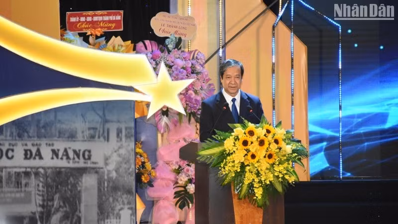 Bộ trưởng Giáo dục và Đào tạo Nguyễn Kim Sơn phát biểu tại sự kiện. (Ảnh: ANH ĐÀO) Bộ trưởng Giáo dục và Đào tạo Nguyễn Kim Sơn phát biểu tại sự kiện. (Ảnh: ANH ĐÀO)