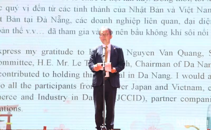 Ngài Yamada Takio, Đại sứ đặc mệnh toàn quyền Nhật Bản tại Việt Nam phát biểu tại sự kiện. (Ảnh: ANH ĐÀO)