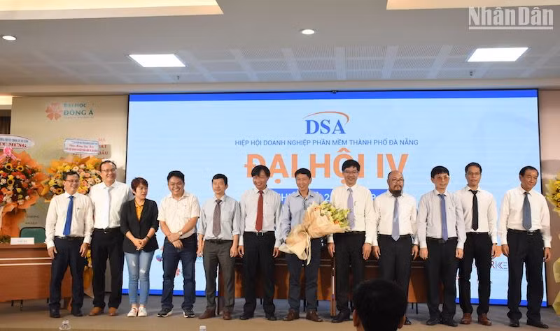 Ra mắt ban chấp hành Hiệp hội Doanh nghiệp phần mềm Đà Nẵng khóa IV, nhiệm kỳ 2023-2028. Ảnh ANH ĐÀO