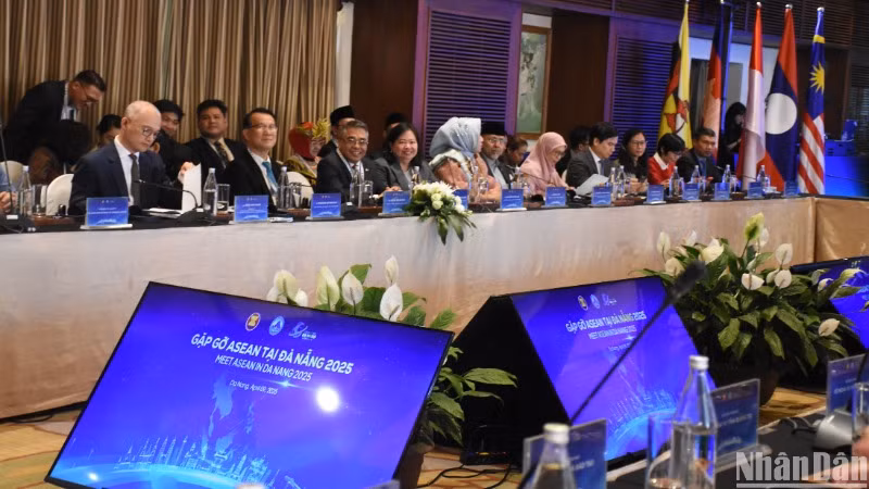 Các đại biểu tham dự sự kiện “Gặp gỡ ASEAN tại Đà Nẵng năm 2025”. (Ảnh: ANH ĐÀO) Các đại biểu tham dự sự kiện “Gặp gỡ ASEAN tại Đà Nẵng năm 2025”. (Ảnh: ANH ĐÀO)