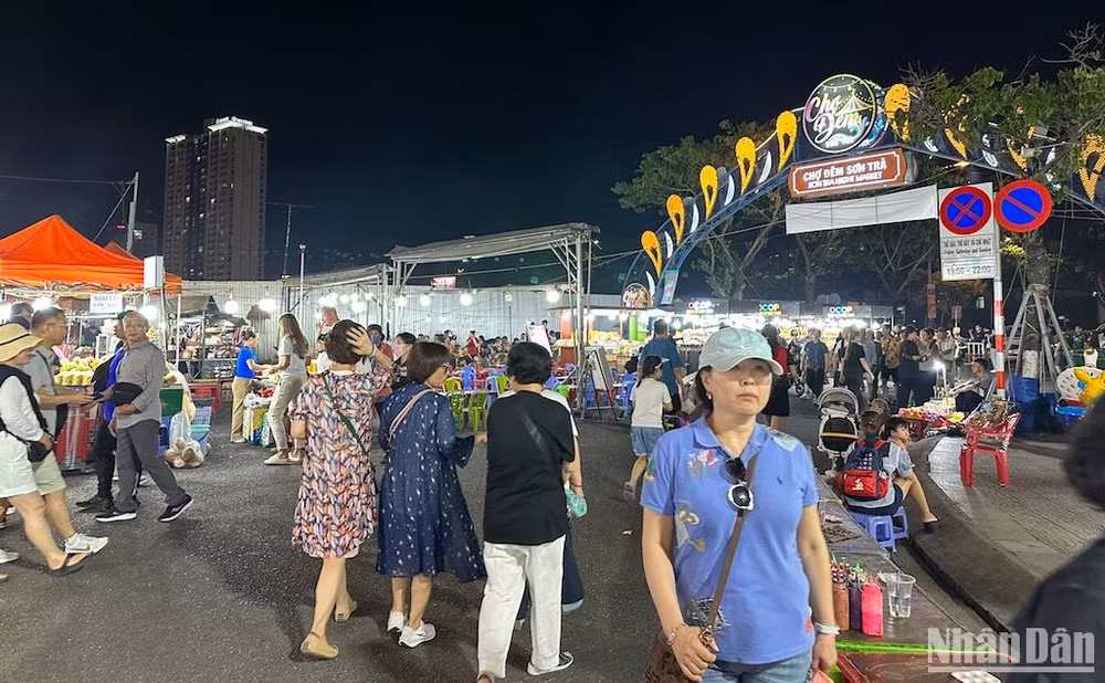 Chợ đêm Sơn Trà sẽ dừng hoạt động vào ngày 1/7 tới. (Ảnh ANH ĐÀO)