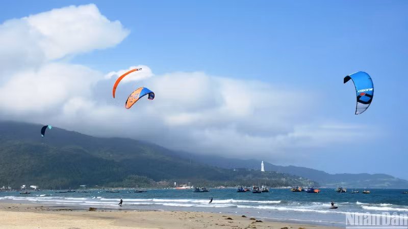 Đà Nẵng sẽ tổ chức nhiều chương trình, sự kiện trên biển dịp này để phục vụ người dân, du khách. (Ảnh: ANH ĐÀO) Đà Nẵng sẽ tổ chức nhiều chương trình, sự kiện trên biển dịp này để phục vụ người dân, du khách. (Ảnh: ANH ĐÀO)