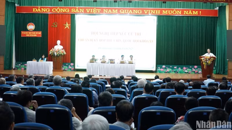 Buổi tiếp xúc cử tri ba quận Thanh Khê, Hải Châu, Liên Chiểu sáng 25/4. (Ảnh: ANH ĐÀO) Buổi tiếp xúc cử tri ba quận Thanh Khê, Hải Châu, Liên Chiểu sáng 25/4. (Ảnh: ANH ĐÀO)