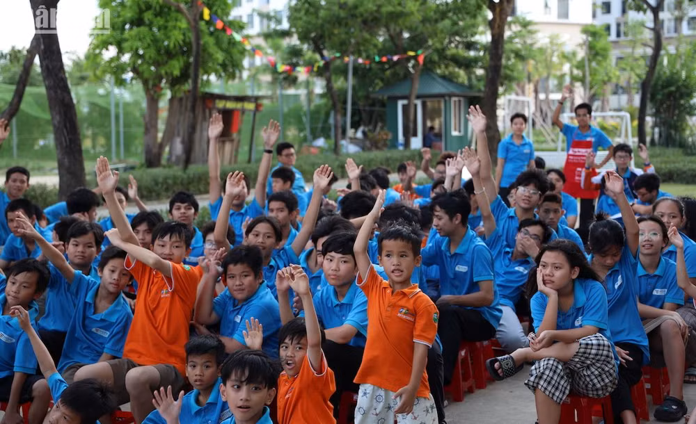 Những gương mặt học sinh thân yêu của Trường Hy Vọng. (Ảnh: ANH ĐÀO) Những gương mặt học sinh thân yêu của Trường Hy Vọng. (Ảnh: ANH ĐÀO)