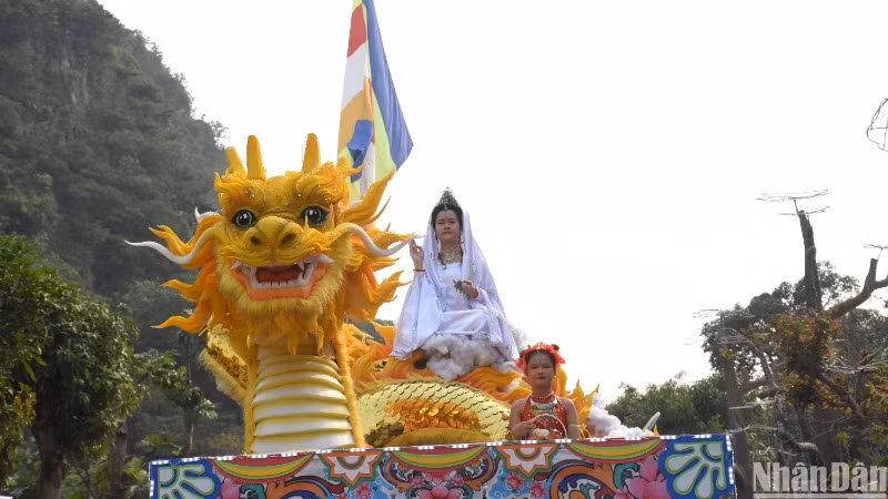 Lễ hội Quán Thế Âm Ngũ Hành Sơn là một nét sinh hoạt văn hóa cộng đồng độc đáo, là nỗ lực của người dân địa phương trong việc phục dựng, bảo tồn những giá trị truyền thống tốt đẹp của dân tộc. (Ảnh: ANH ĐÀO)