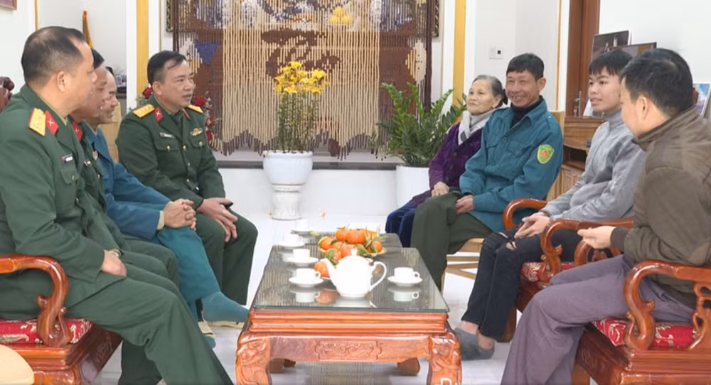 Các hoạt động thăm hỏi, động viên tân binh trên địa bàn tỉnh Thái Nguyên.
