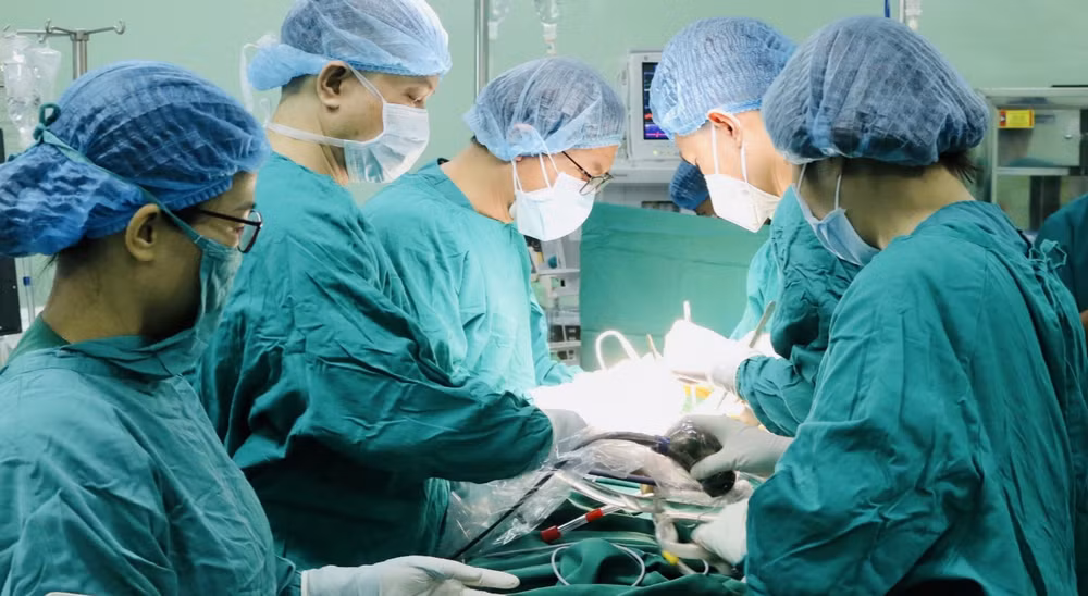 Bệnh viện Trung ương Thái Nguyên phẫu thuật nội soi tim cho bệnh nhân. Bệnh viện Trung ương Thái Nguyên phẫu thuật nội soi tim cho bệnh nhân.