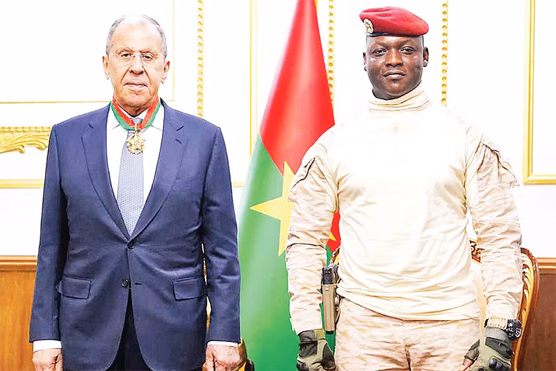 Cuộc gặp giữa Bộ trưởng Ngoại giao Nga và Tổng thống Burkina Faso.
