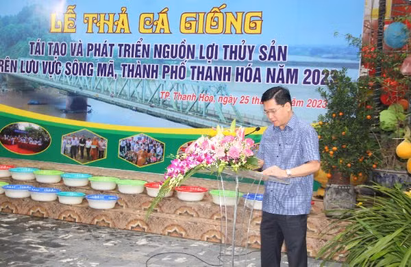 Đại diện thành phố Thanh Hóa phát biểu hưởng ứng tái tạo nguồn lợi thủy sản. Đại diện thành phố Thanh Hóa phát biểu hưởng ứng tái tạo nguồn lợi thủy sản.